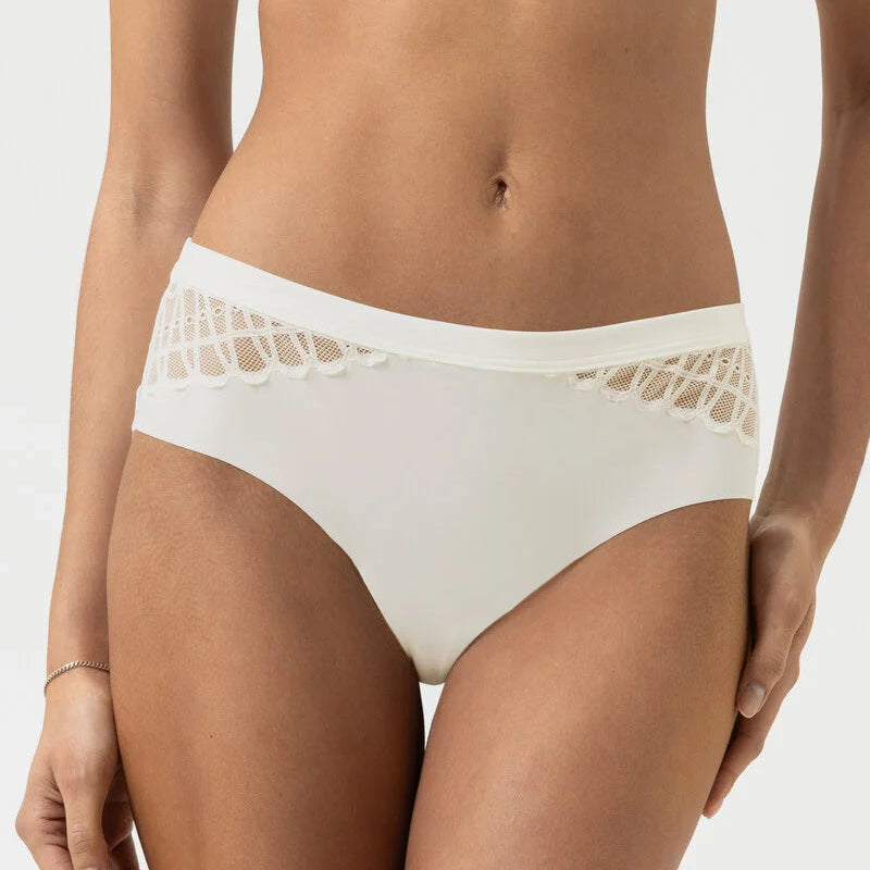 Shorty | Poetry Temptation