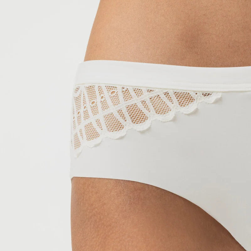 Shorty | Poetry Temptation