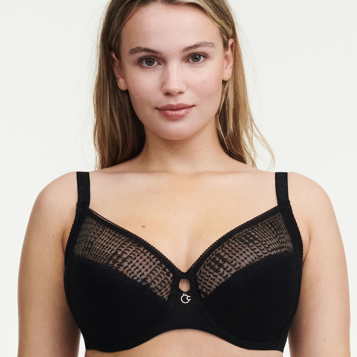 Soutien gorge emboîtant | Intrigue